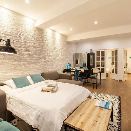 Διαμέρισμα Coulee Verte 2 Bedrooms In The Old Town At 5 Min From The Sea