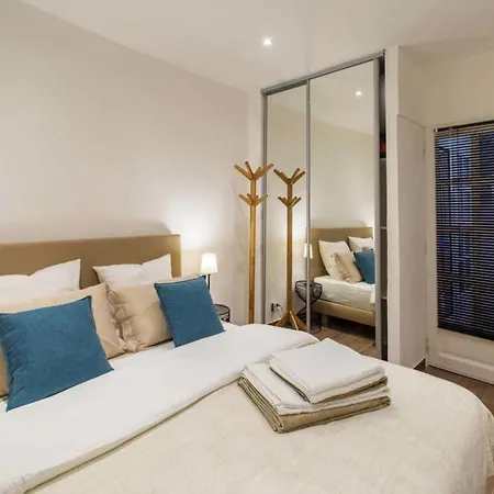 Coulee Verte 2 Bedrooms In The Old Town At 5 Min From The Sea Nice